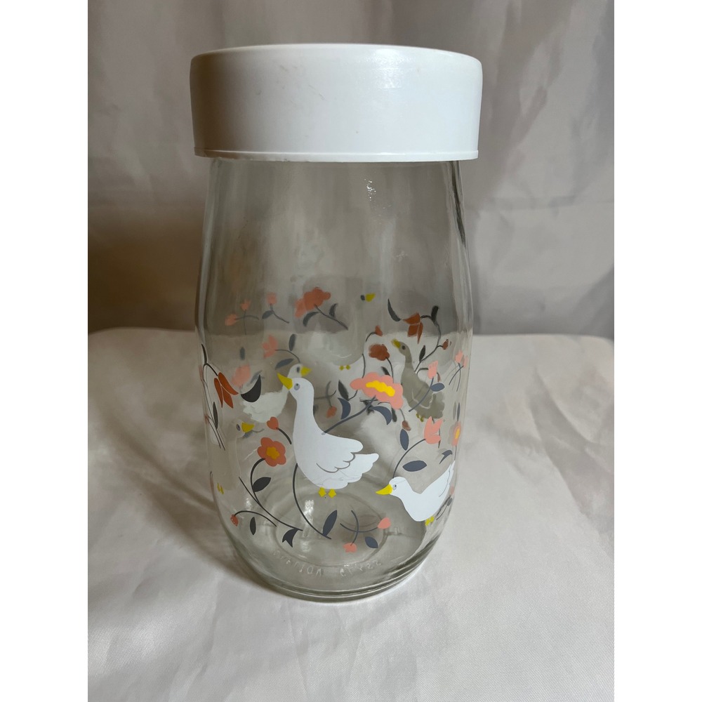 Vintage Carlton Glass 1.5L Juice Carafe Pitcher White Geese Floral Farmhouse USA